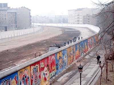 View of the West Berlin side of the wall | Thierry Noir | Selbst fotografiert