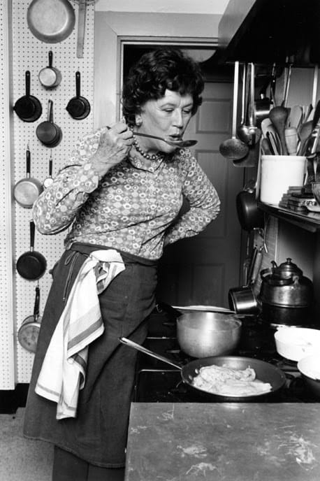 Julia Child in her kitchen as photographed (2009) Lynn Gilbert | Wikimedia