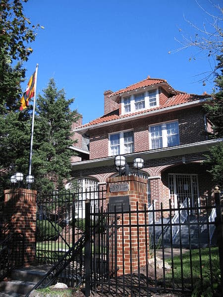 5911 16th Street N.W. Washington D.C. Uganda Embassy (October 2011) Slowking4 | wikipedia.org