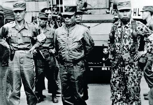 Park Chung Hee (Center) leading the May 16th Coup (1961) | Wikimedia