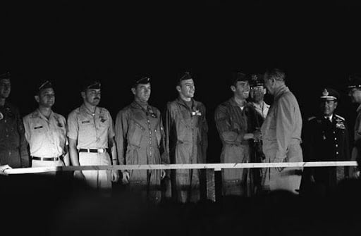 President Lyndon B. Johnson Visiting with U.S. Pilots. Taken on December 3, 1967 by White House Photograph Office. Source: National Archives