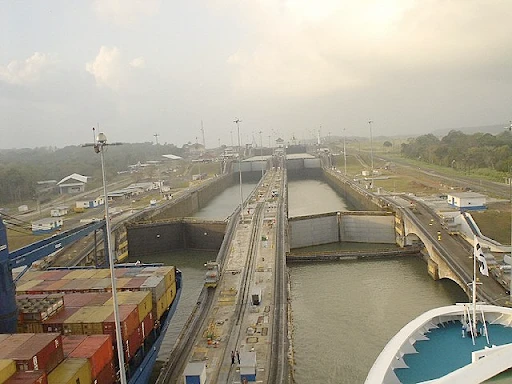 The Panama Canal locks contain two independent and separate lanes. One side of the lane permits ships and cargo to enter for commercial reasons only; meanwhile, the other lane is open for tourism and mundane activities such as fishing and boating for fun.