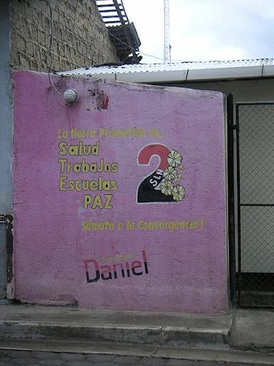 FSLN mural in Ocotan, Nicaragua (2004) Soman | Wikimedia Commons