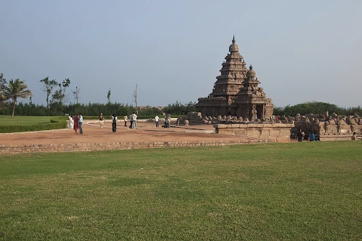 Mahabalipuram: The Shore Temple (19 Dec 2009) Vyacheslav Argenberg | Wikimedia Commons