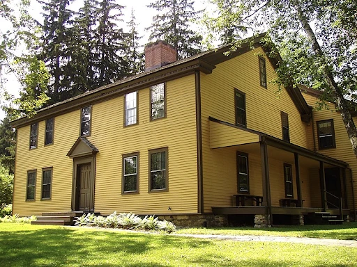 Arrowhead (Herman Melville House), Pittsfield, Massachusetts (2006) | Wikimedia Commons
