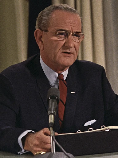 Lyndon B. Johnson addresses the Nation March 31, 1968 - LBJ Museum (1968) | Wikimedia Commons 
