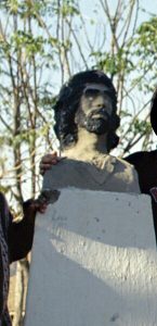 Bust of Che Guevera at la Higuera, as it was in 1994. Ebayenet