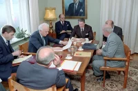 President Ronald Reagan with Mikhail Gorbachev and George Shultz. White House Photographic Collection