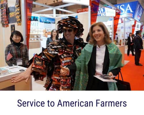 Brian Levin, Perky Jerky “Chairman of the Herd”, U.S. Ambassador to Japan Caroline Kennedy celebrate the return of U.S. beef products to Japan in 2015. Photo by Evan Mangino. See https://is.gd/wcVT22