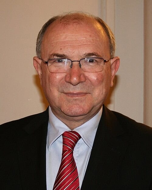 Roberta F., CC BY-SA 3.0 , via Wikimedia Commons